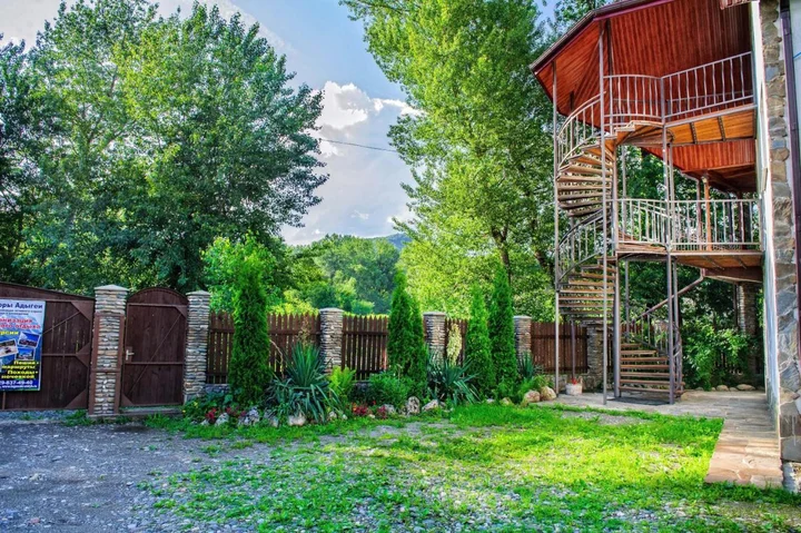 Каменномостский: Guesthouse Zhili-Byli