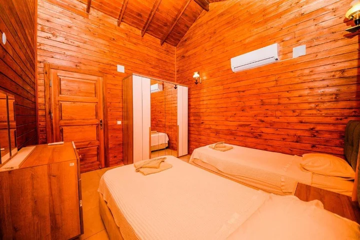 Исламлар: Villa Woodhouse
