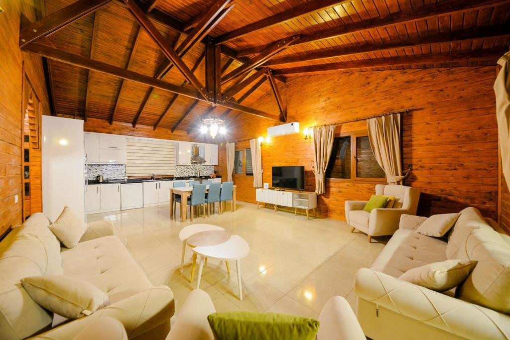 Исламлар: Villa Woodhouse
