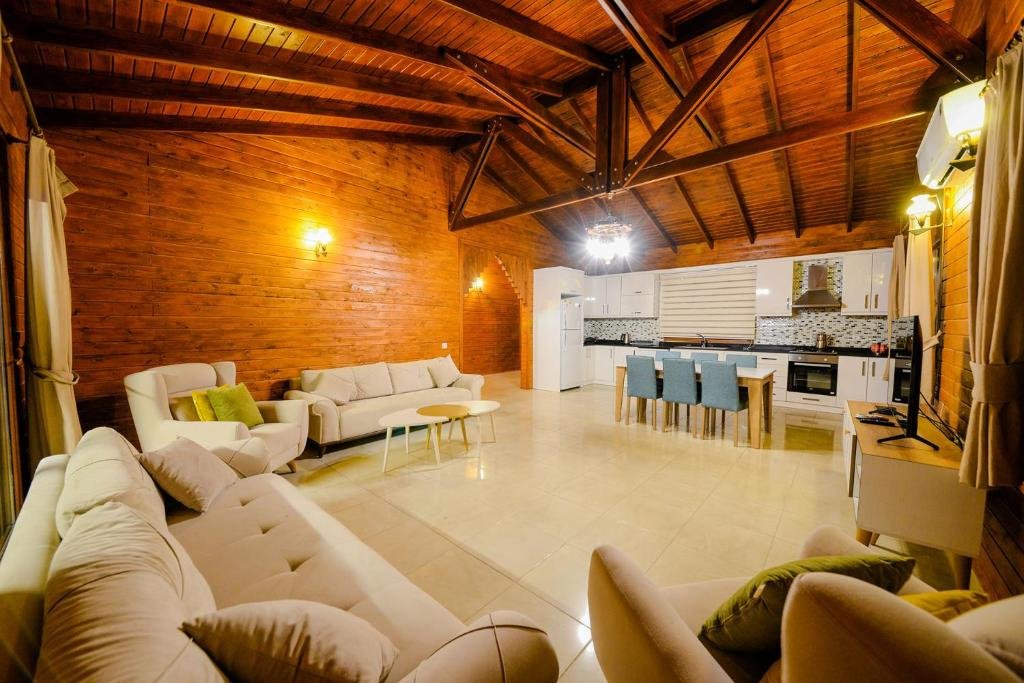 Исламлар: Villa Woodhouse