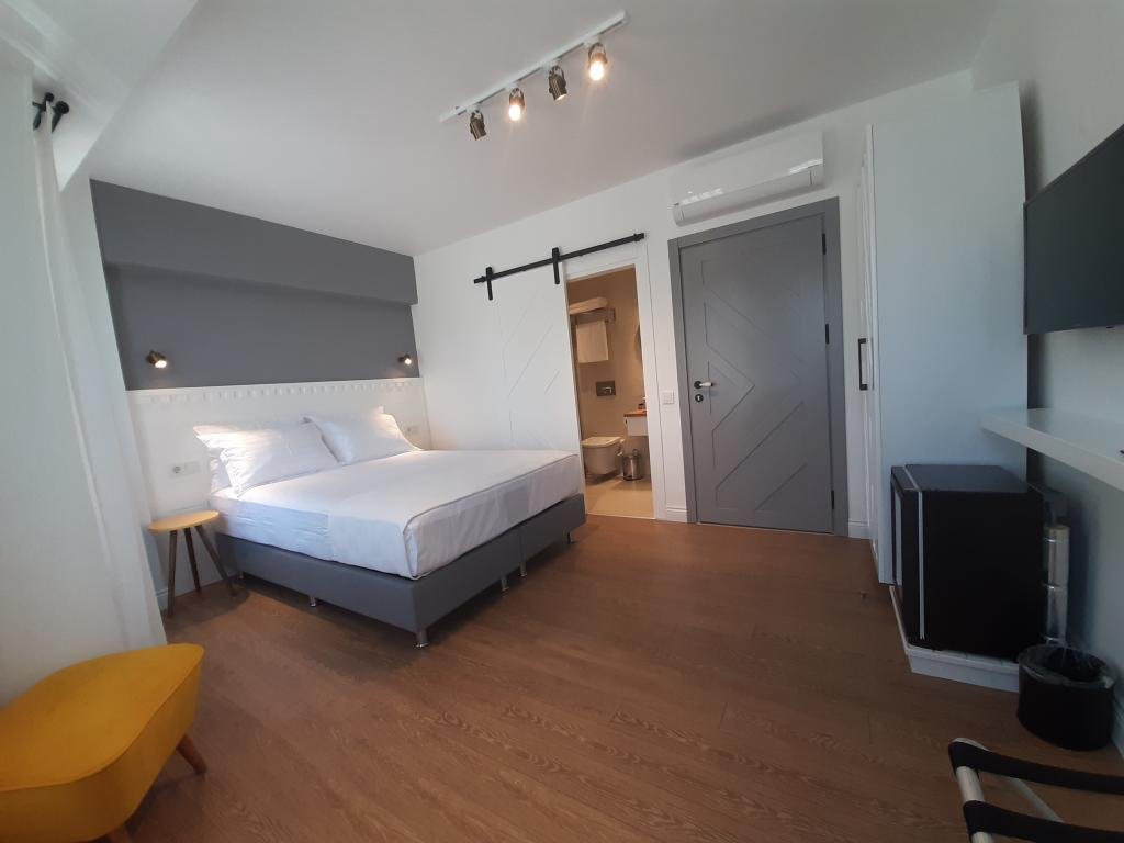 Бозджаада: AdaLoca Otel (+12 Yetişkin Oteli)