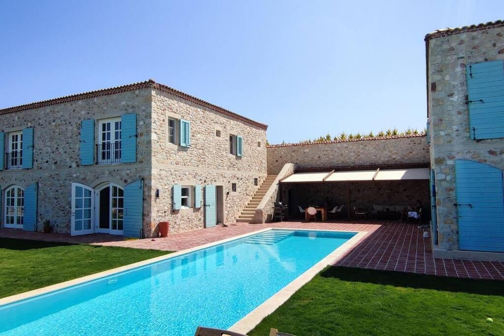 Magnificent Stone House Villa 14 beds 7 en-suite rooms Çeşme (450 m2 6500 land) — фото 4