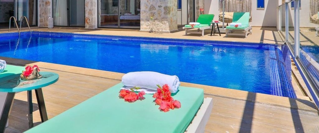 Исламлар: Villa Nare 8