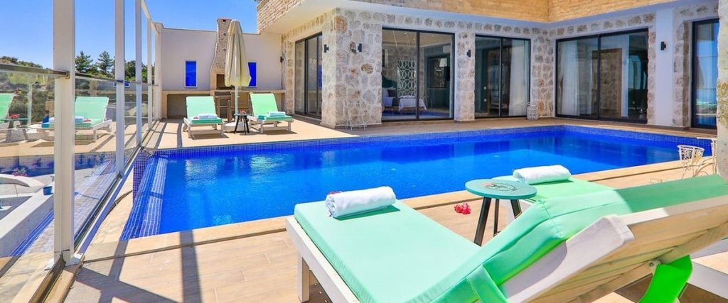Исламлар: Villa Nare 8