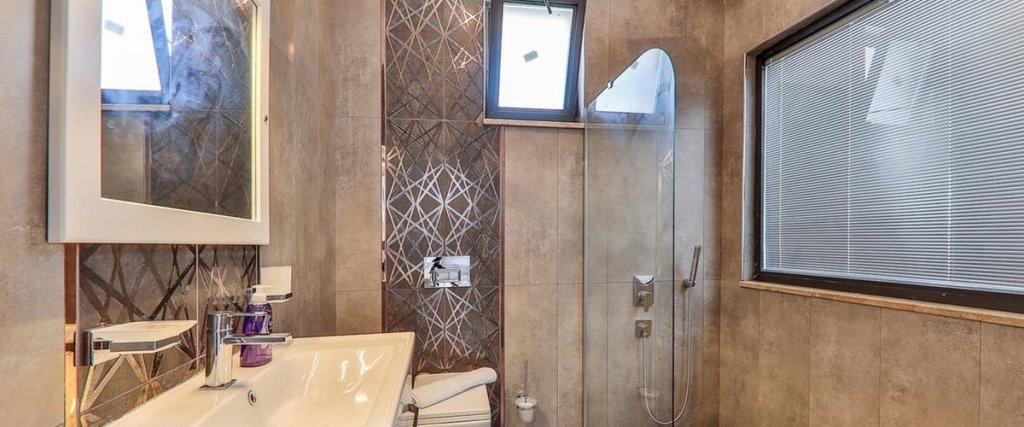 Исламлар: Villa Nare 8
