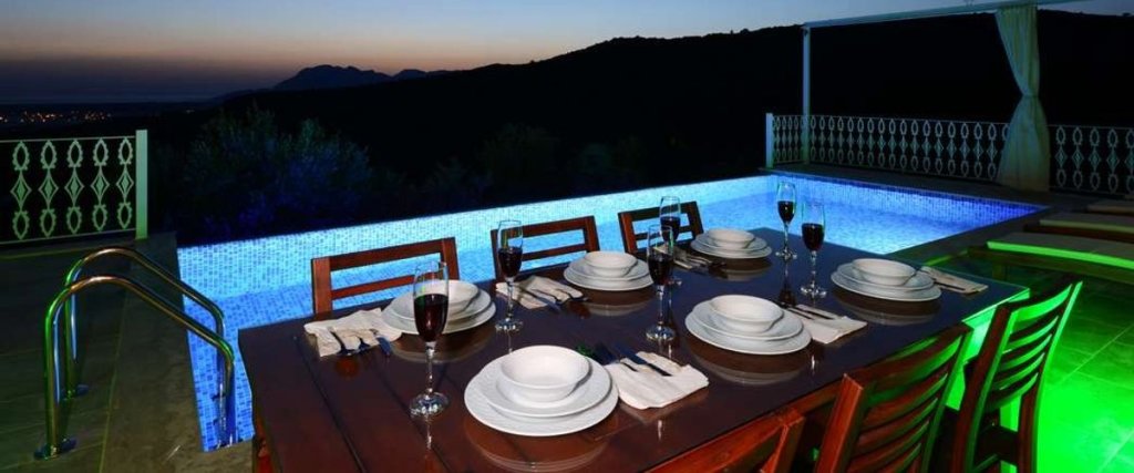 Исламлар: Villa Karen