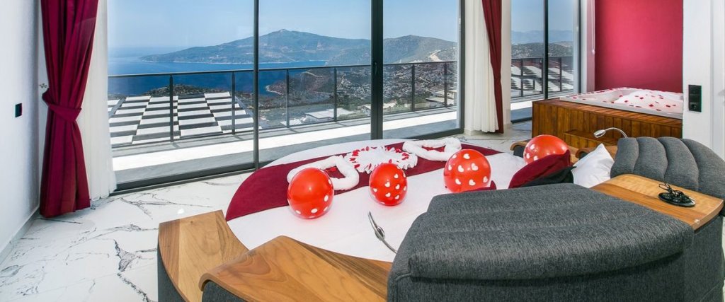 Исламлар: Villa Zümrüt-ü Anka