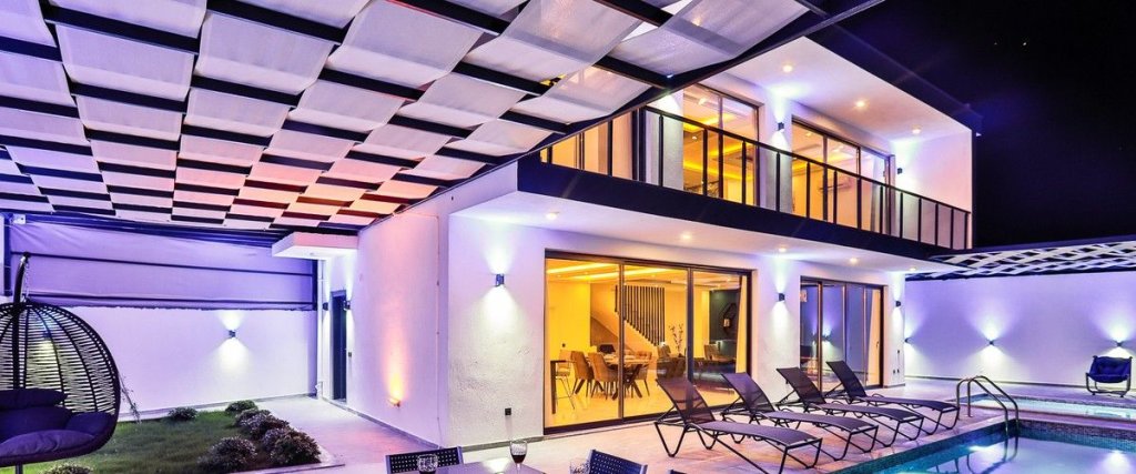 Исламлар: Villa Zümrüt-ü Anka