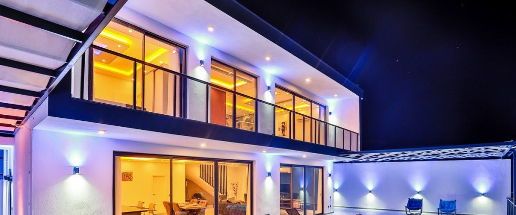 Исламлар: Villa Zümrüt-ü Anka