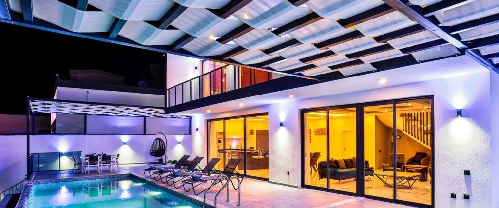 Исламлар: Villa Zümrüt-ü Anka