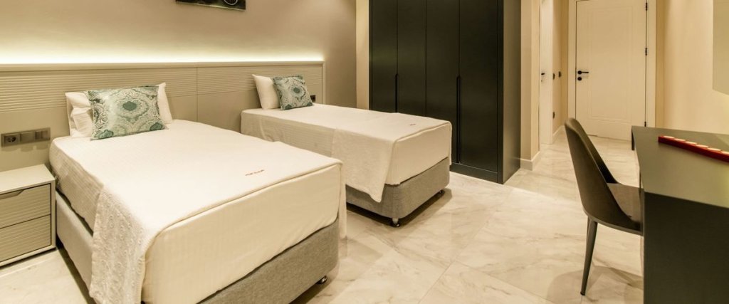 Исламлар: Villa Kalist 8