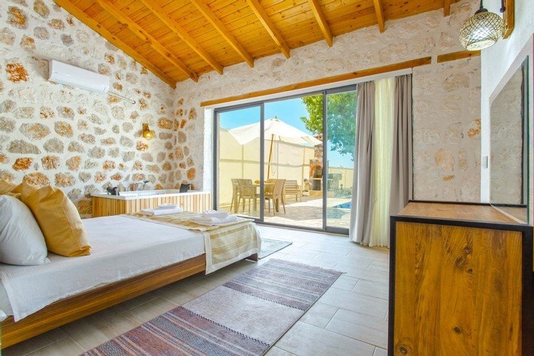 Исламлар: Villa Merlin 3