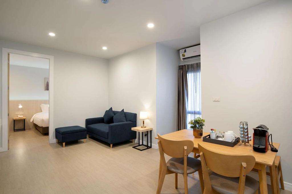 Пхитсанулок: The Pride Hotel , Phitsanulok