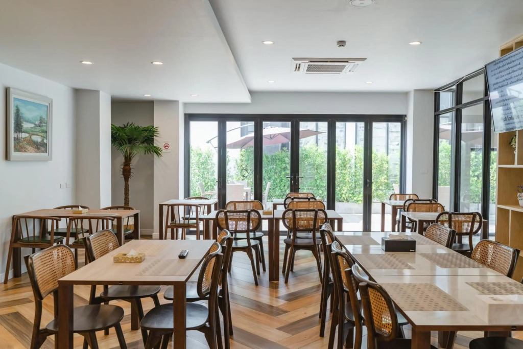 Пхитсанулок: The Pride Hotel , Phitsanulok