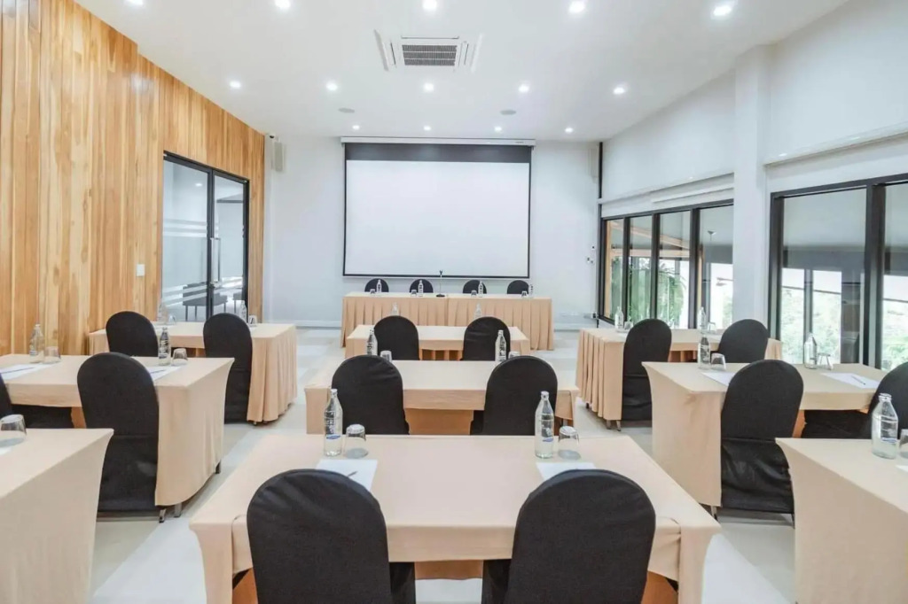 Пхитсанулок: The Pride Hotel , Phitsanulok