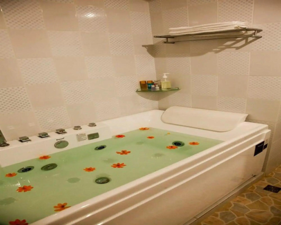 Самутпракан: Zaza Hotel Bangpoo
