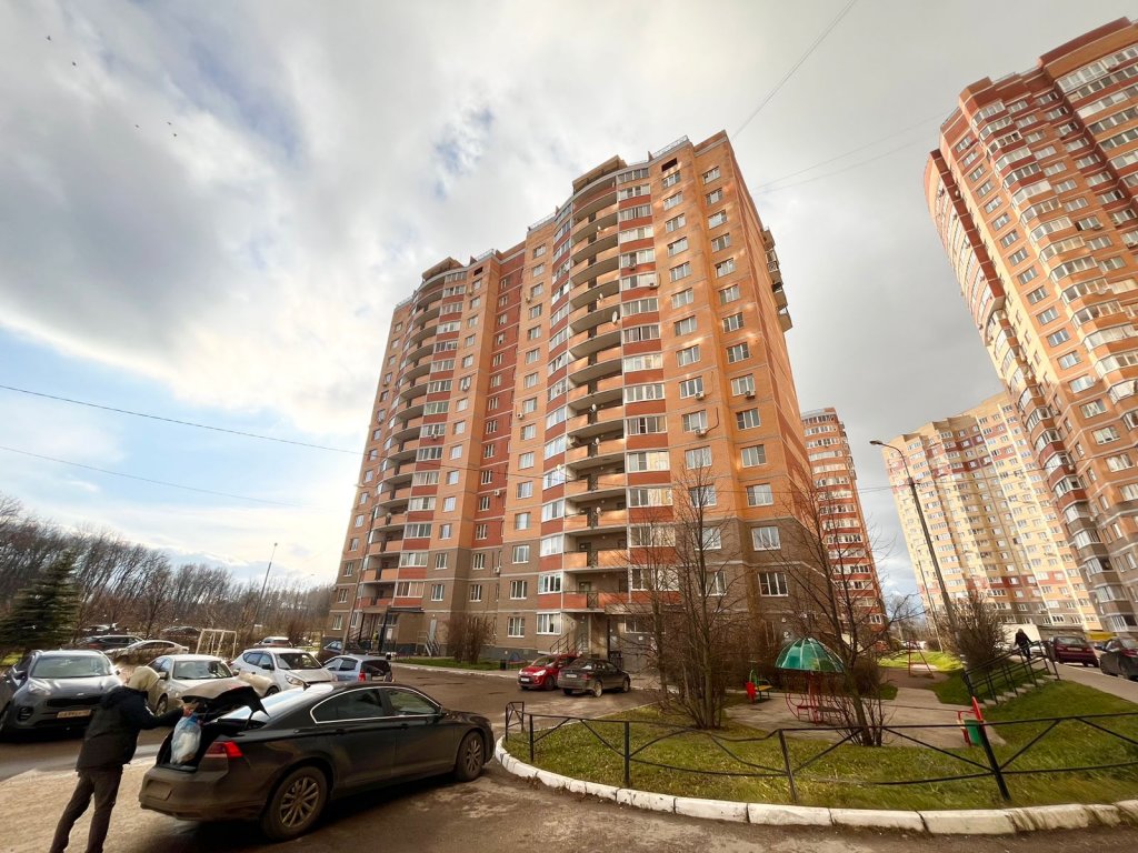 Калуга: Апартаменты на 65 Лет Победы с Большой Кухней в Новом Доме