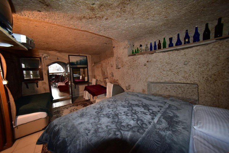 Деринкую: Mommys Cave Home