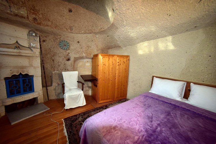 Деринкую: Mommys Cave Home