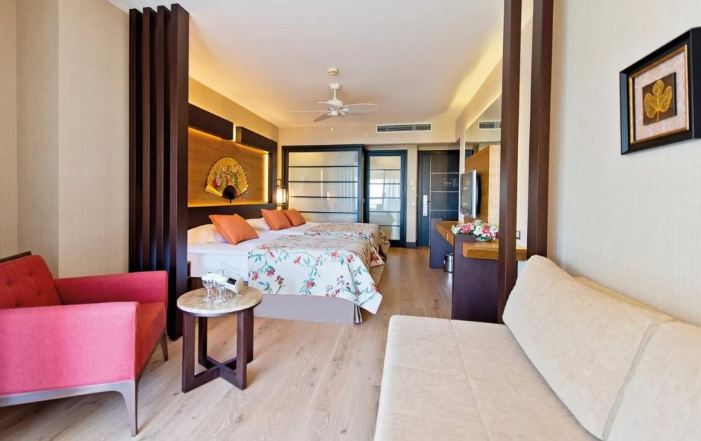 Аксу: Limak Lara Deluxe Hotel & Resort
