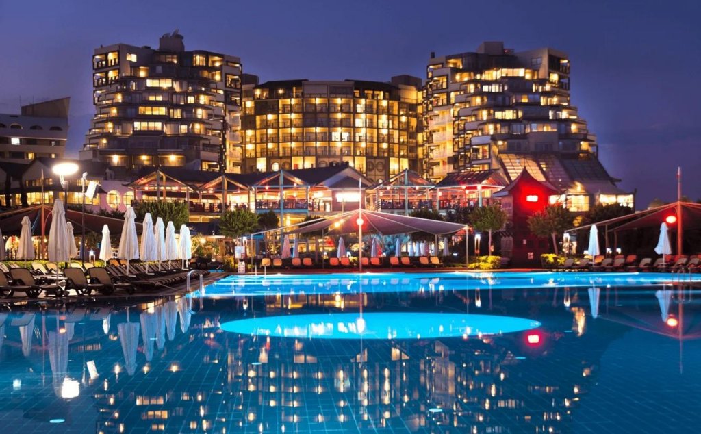 Аксу: Limak Lara Deluxe Hotel & Resort