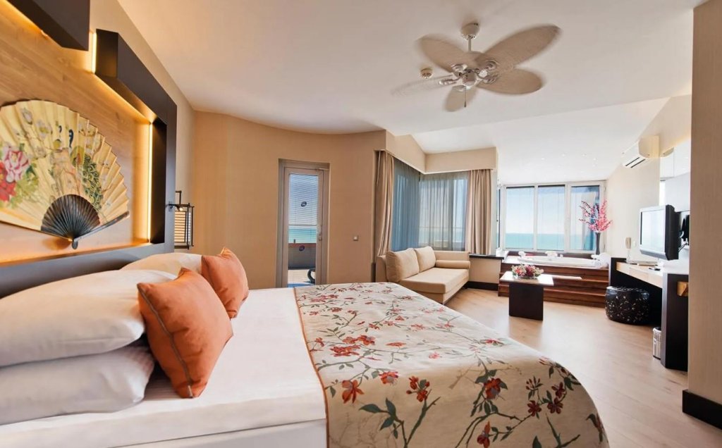 Limak Lara Deluxe Hotel & Resort — фото 4