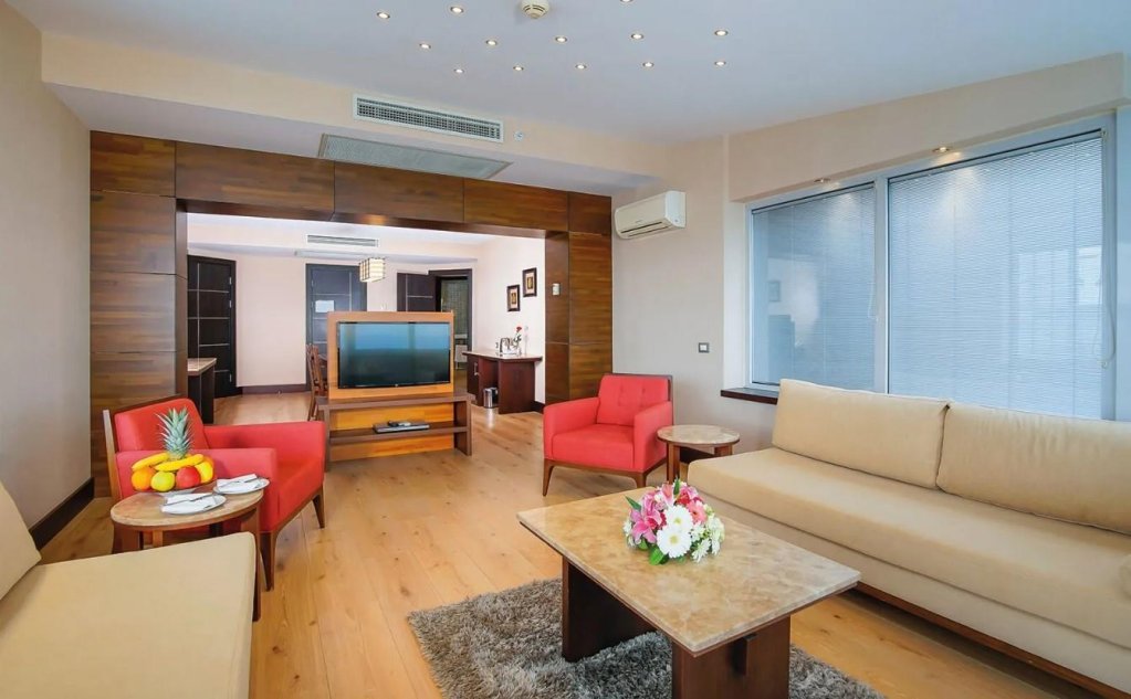 Аксу: Limak Lara Deluxe Hotel & Resort