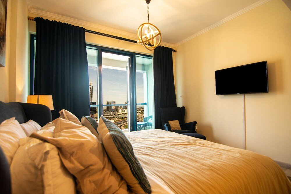 Дубай: Apartment Jumeirah Lakes Towers