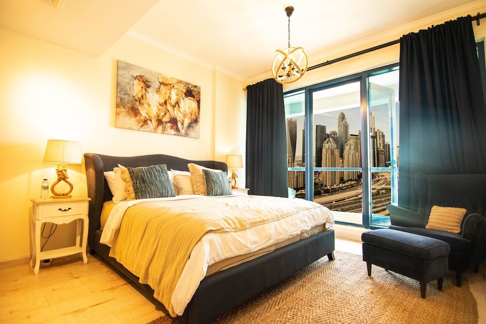 Дубай: Apartment Jumeirah Lakes Towers