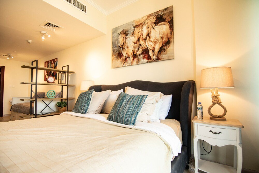 Дубай: Apartment Jumeirah Lakes Towers