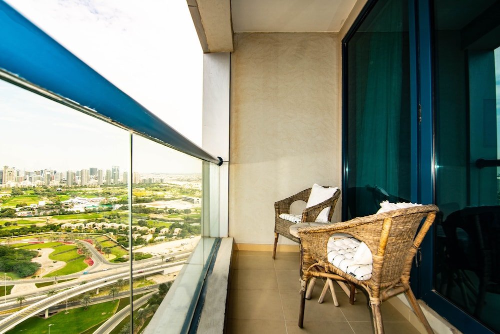 Дубай: Apartment Jumeirah Lakes Towers