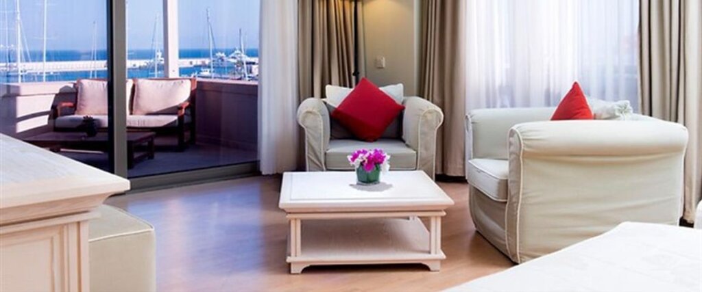 Капикири: D Marin Didim Marina Yacht Club