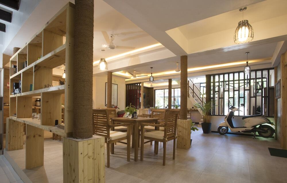 Тулусду: Surf Yoga Camp