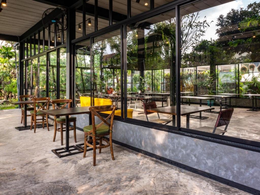 Кхлонг-Янг: Crystal Resort Korat