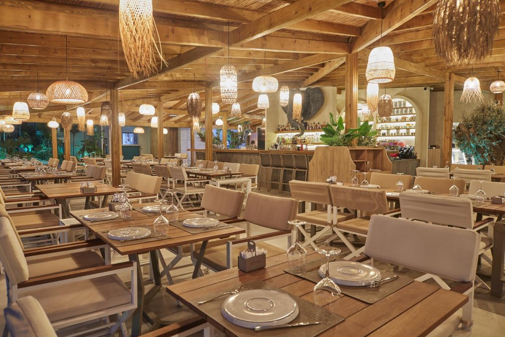 Акьярлар: Rammos Hotel