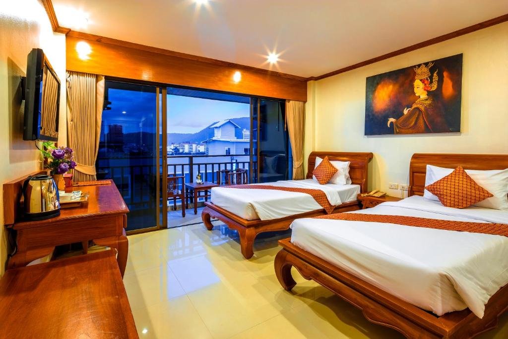 Пхукет: Patong Heaven