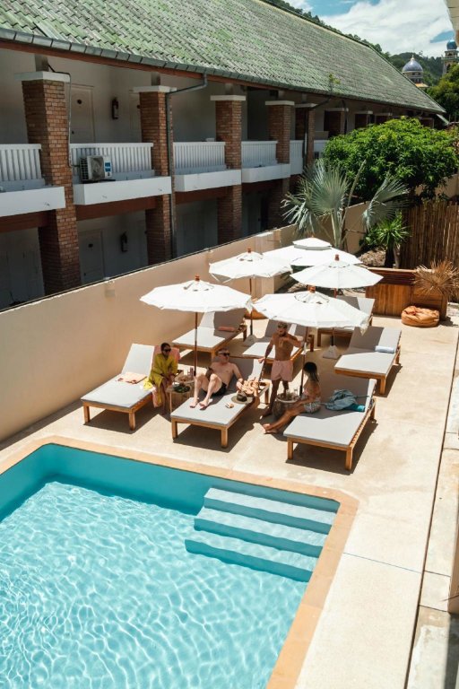 Кату: Rustic and Blue Getaway