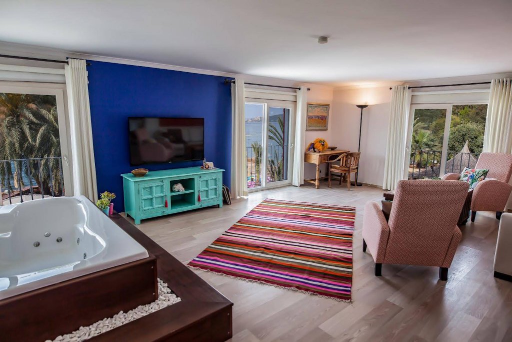 Торба: La Casa Novi Boutique & Beach Club