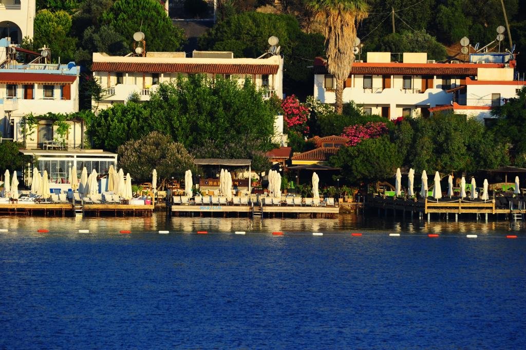 Голькой: Maritim Beach Otel Golturkbuku