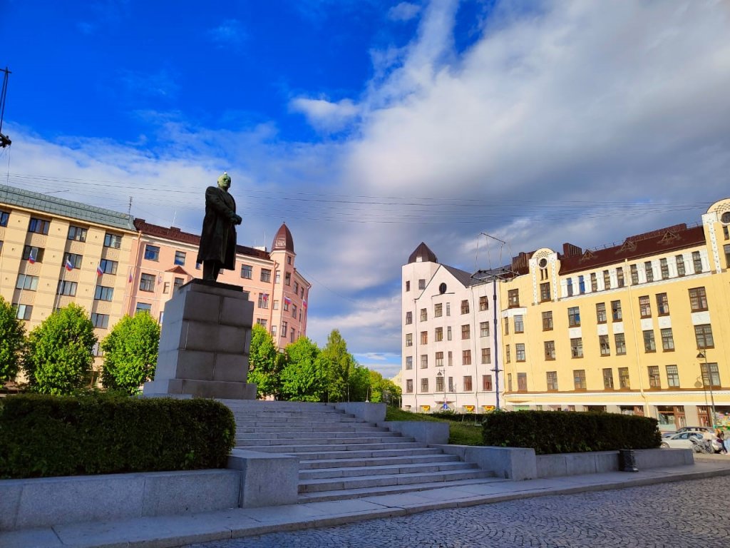 Выборг: Апартаменты Rooms4Rent 100 кв.м. на Красной площади