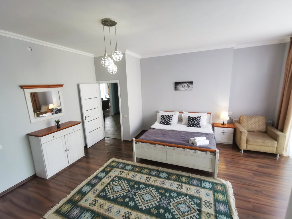 Алматы: Апартаменты Qazaq Apartments Manhattan