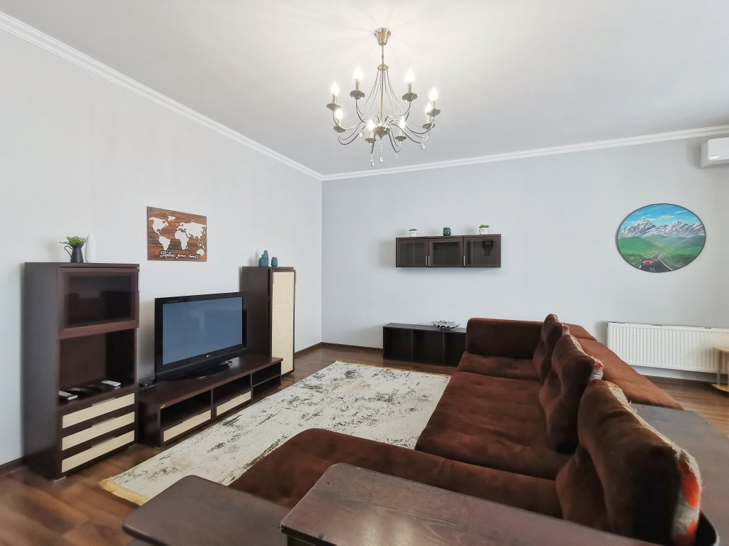 Алматы: Апартаменты Qazaq Apartments Manhattan