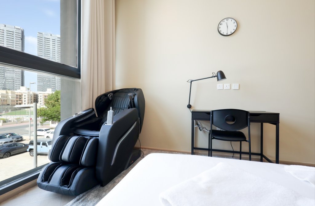 Дубай: Апартаменты Elite LUX Holiday Homes - Luxurious 1BR Suite in Signature Livings JVC - Dubai
