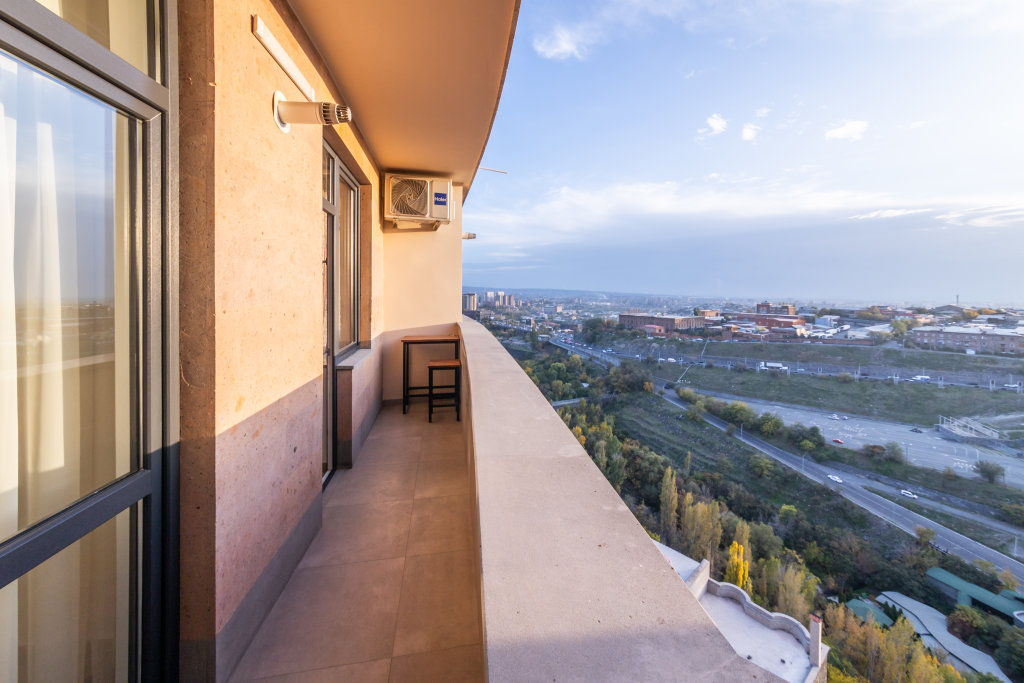 Ереван: Апартаменты 2BR in Center/Self checkin/City view/by Keygo 14