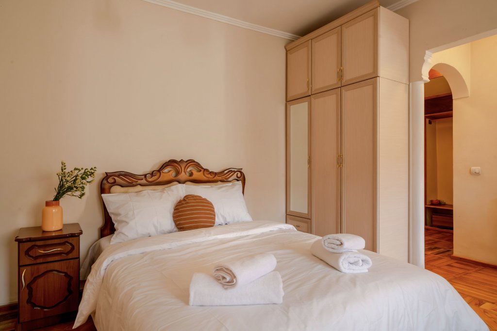 Ереван: Апартаменты 1BR Apt/Balcony/ near Victory Park/by Keygo 3