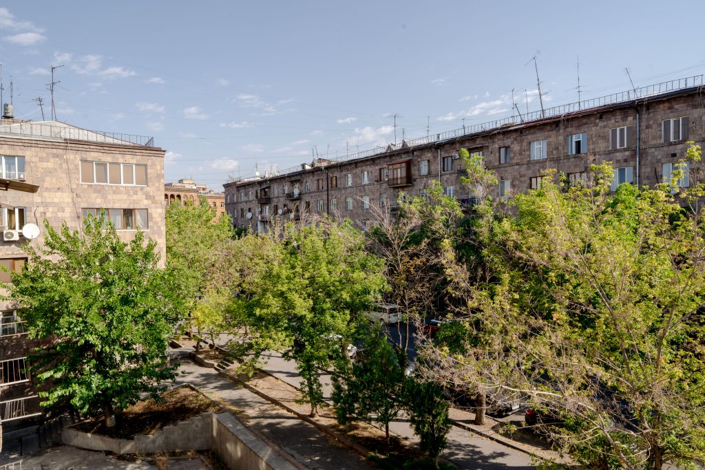 Ереван: Апартаменты 1BR Apt/Balcony/ near Victory Park/by Keygo 3
