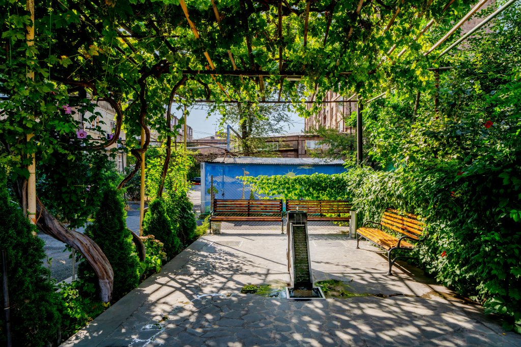 Ереван: Апартаменты 1BR Apt/Balcony/ near Victory Park/by Keygo 3