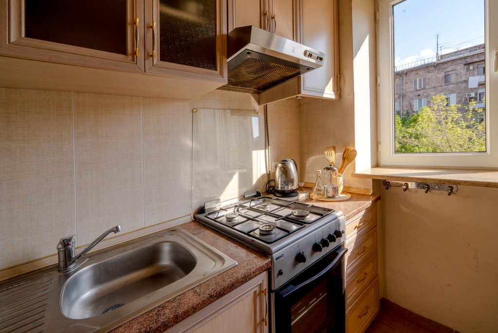 Ереван: Апартаменты 1BR Apt/Balcony/ near Victory Park/by Keygo 3