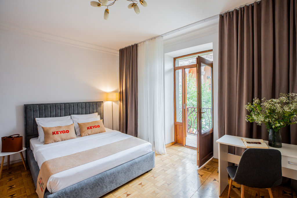 Ереван: Апартаменты 2BR Apt/Centre/Balcony to Saryan st view/by Keygo 11