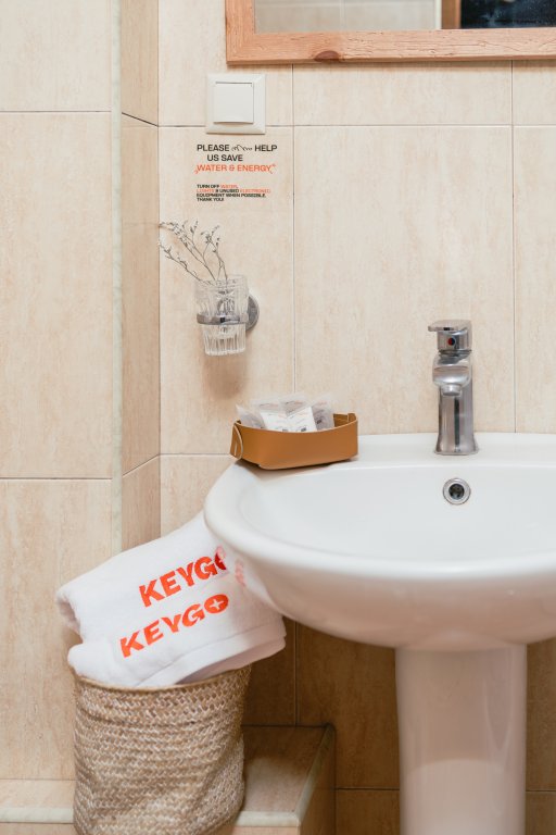 Ереван: Апартаменты 2BR Apt/Centre/Balcony to Saryan st view/by Keygo 11